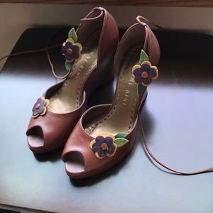 Gianni Bini - brown leather wedges.